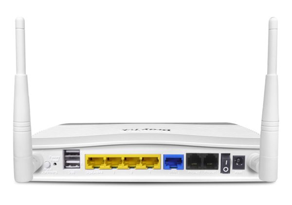 Маршрутизатор DrayTek Vigor2135Vac - вигляд від панелі інтерфейсів